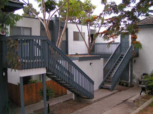 716 N Nevada St in Oceanside, CA - Foto de edificio - Building Photo