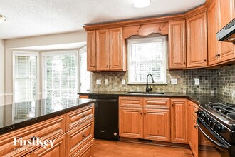 315 Spindletree Trce in Roswell, GA - Building Photo - Building Photo