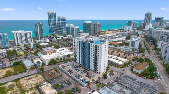 401 69th St in Miami, FL - Building Photo - Building Photo