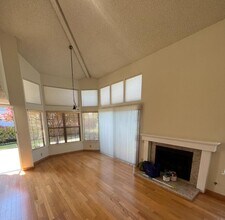 2033 Vista Del Mar in San Mateo, CA - Building Photo - Building Photo