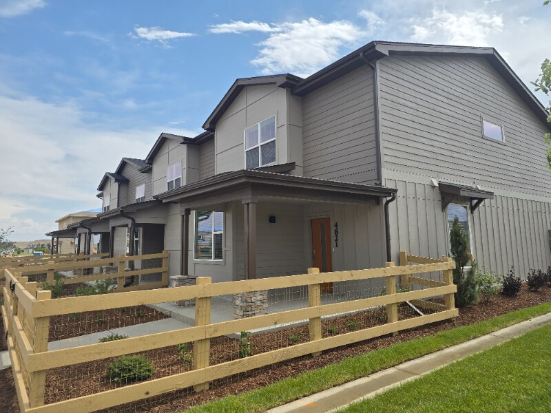 4832 River Roads Dr in Timnath, CO - Building Photo