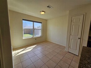 629 Lazy Crest Dr in Fort Worth, TX - Building Photo - Building Photo