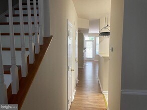 2665 Manhattan Pl-Unit -113 in Vienna, VA - Building Photo - Building Photo