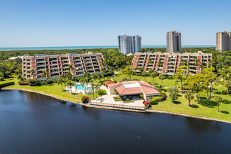 Hyde Park at Pelican Bay in Naples, FL - Foto de edificio - Building Photo