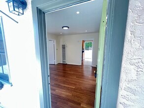 2019 Cypress Ave in San Diego, CA - Foto de edificio - Building Photo