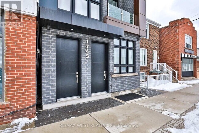 1745 Keele St in Toronto, ON - Building Photo - Building Photo