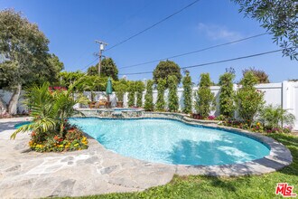 509 Wynola St in Los Angeles, CA - Building Photo - Building Photo