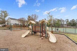 9228 Acer Ln in Manassas, VA - Building Photo