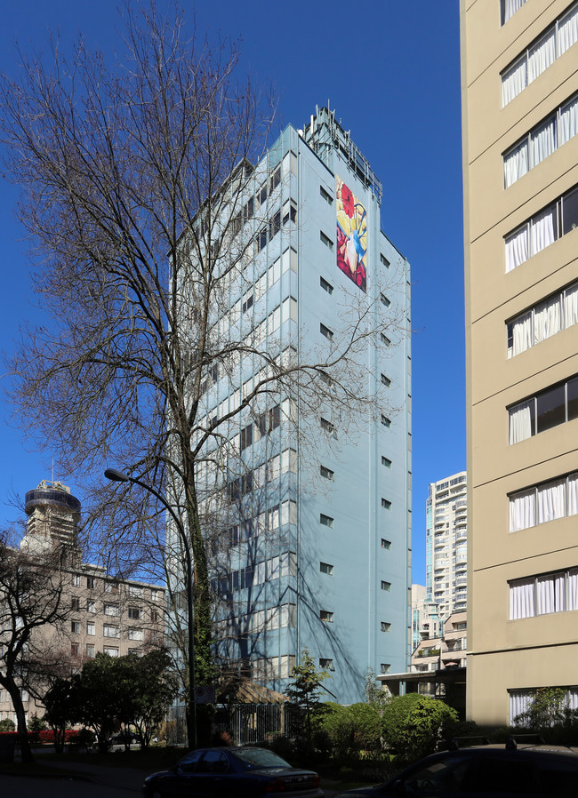 Westview Towers in Vancouver, BC - Building Photo - Building Photo