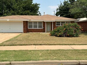 5006 11th St in Lubbock, TX - Building Photo - Building Photo
