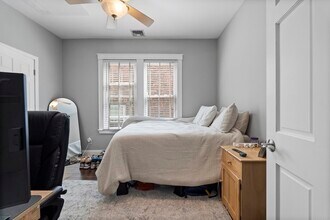 194 Emerson St, Unit 3 in Boston, MA - Building Photo - Building Photo
