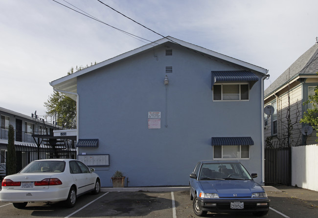 1537 8th Ave in Oakland, CA - Foto de edificio - Building Photo