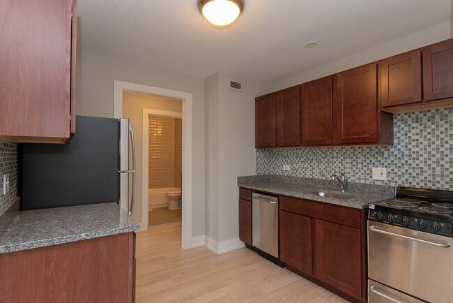 450 W Wellington Ave in Chicago, IL - Building Photo - Building Photo
