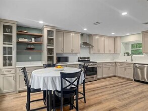 13 Leverwood Ct in Spring, TX - Building Photo - Building Photo