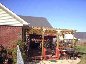 104 Cheyenne St in Clarksville, AR - Building Photo - Building Photo