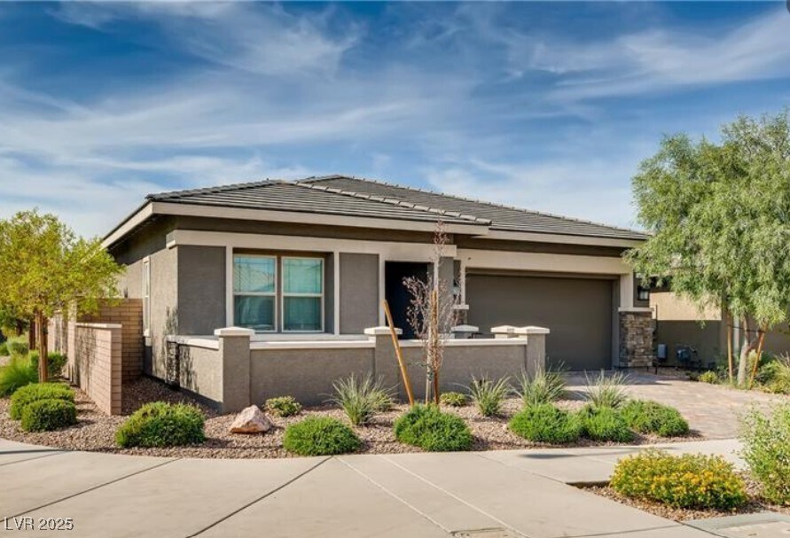 375 Inflection St in Henderson, NV - Building Photo