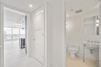1 Renaissance Square in White Plains, NY - Building Photo - Building Photo