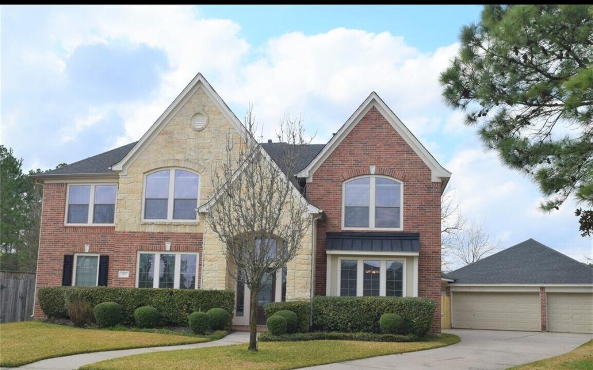 803 Lazy Springs Ln in Spring, TX - Building Photo