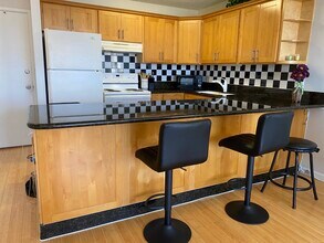 400 Hobron Ln, Unit 3415 in Honolulu, HI - Foto de edificio - Building Photo