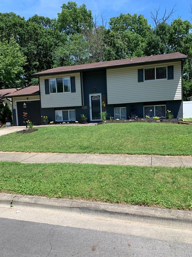 property at 3028 Quinby Dr