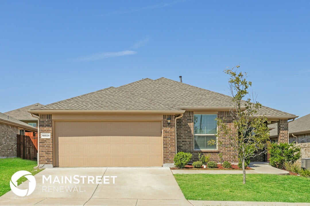 10024 Poinsett Wy in White Settlement, TX - Building Photo