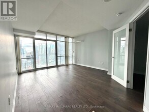 11 Brunel Ct in Toronto, ON - Building Photo - Building Photo