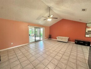1765 Hialeah Dr in Seabrook, TX - Building Photo - Building Photo