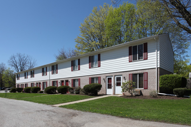 Nearing Court Apartments in Geneva, OH - Building Photo - Building Photo