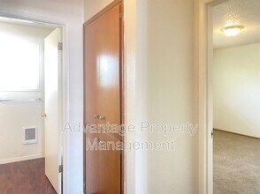 365 Jackson St W in Monmouth, OR - Building Photo - Building Photo