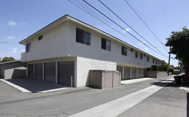 213 S Illinois St in Anaheim, CA - Building Photo - Building Photo