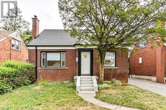 property at 19 Plaxton Dr
