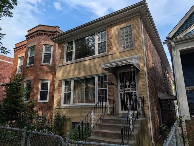 1502 W Hollywood Ave in Chicago, IL - Building Photo - Building Photo