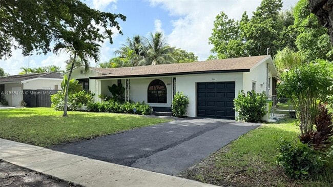 460 NW 90th St in El Portal, FL - Building Photo - Building Photo