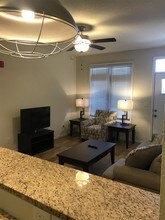 1900 N Severance St-Unit -04 in Hutchinson, KS - Building Photo - Building Photo