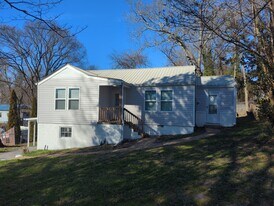 456 Warren St in Rossville, GA - Building Photo