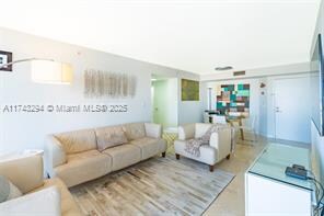 1688 West Ave, Unit # 805 in Miami Beach, FL - Foto de edificio