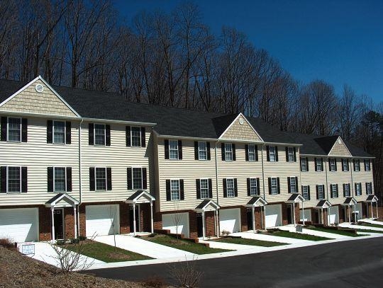 Crescentwood Townhomes in Lynchburg, VA - Foto de edificio