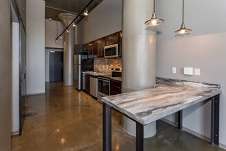 Ballyard Lofts in Des Moines, IA - Foto de edificio - Building Photo