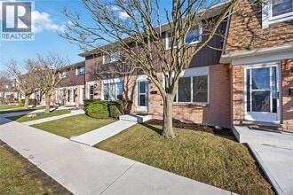 82 Finch Dr in Sarnia, ON - Building Photo - Building Photo