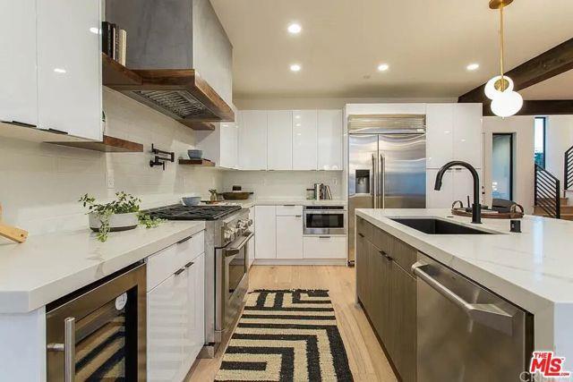 13 Exposition Blvd in Los Angeles, CA - Building Photo