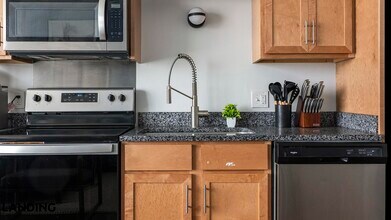 302 13th St S, Unit 611 in Birmingham, AL - Building Photo - Building Photo