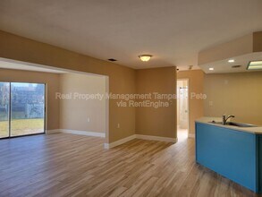 1985 Cove Dr in Largo, FL - Building Photo - Building Photo