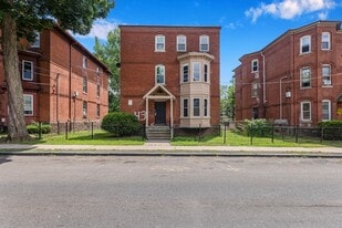 43 Seyms St in Hartford, CT - Building Photo