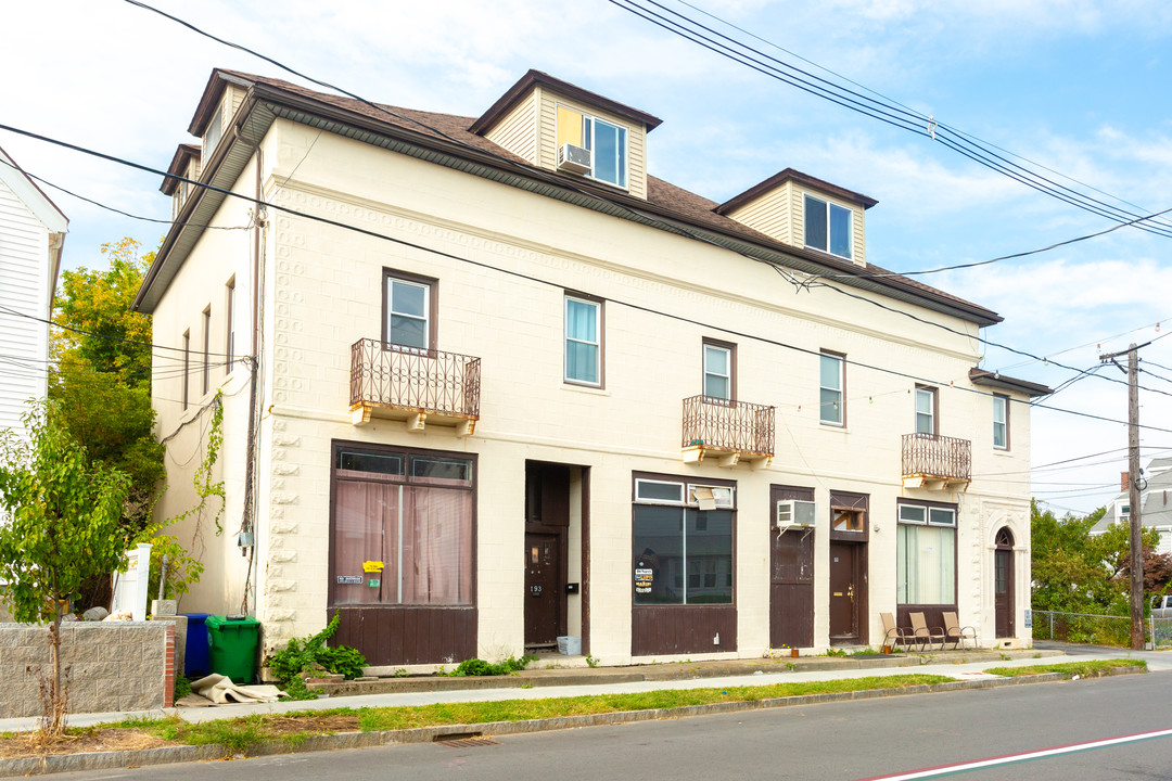 189-193 Adams St in Newton, MA - Foto de edificio