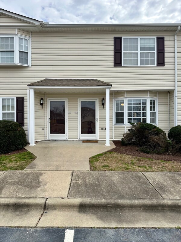 property at 3817 E Vancroft Cir