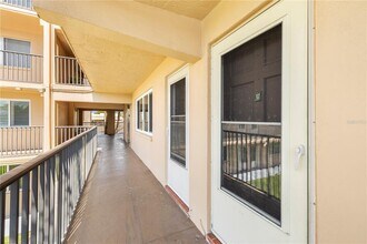 2525 W Bay Dr in Belleair Bluffs, FL - Building Photo - Building Photo