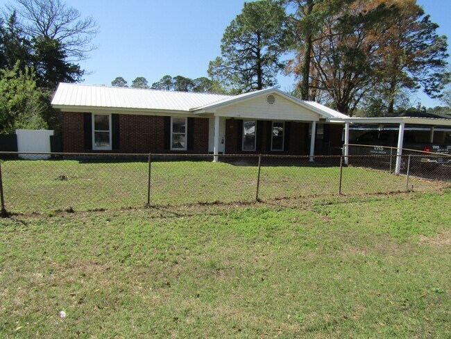 608 Palmetto St in Hinesville, GA - Building Photo - Building Photo