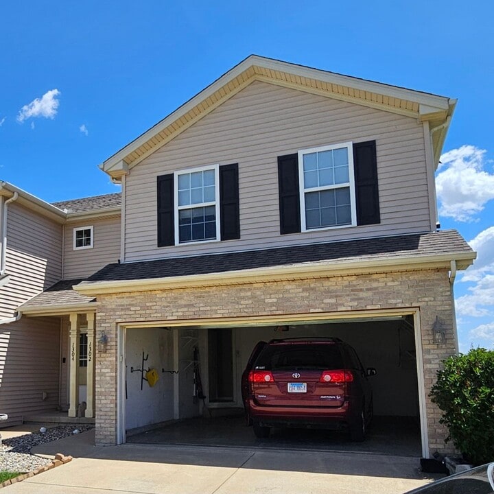 1302 Myrtle Beach Ave in Champaign, IL - Building Photo