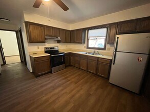 225 Teakwood Dr in Bethalto, IL - Building Photo - Building Photo