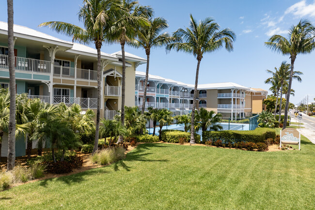 LaCosta Condominium in Bradenton Beach, FL - Building Photo - Building Photo